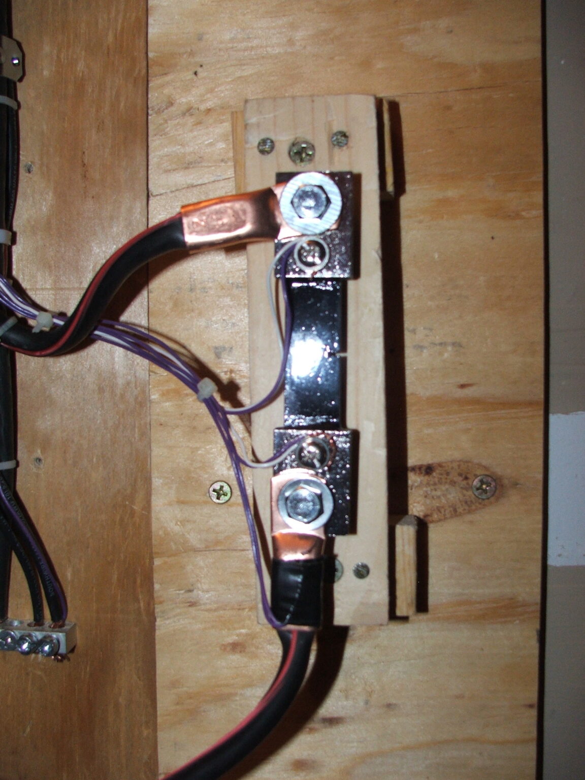 Add a DC Power Monitor To Your Off Grid System. Off Grid Ham